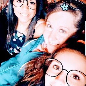 Meet your Posher, Adena